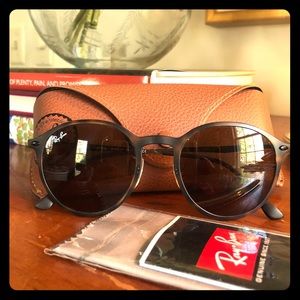 Ray-Ban Sunglasses 🕶